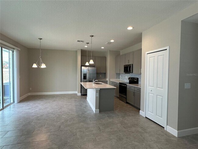 Building Photo - 1405 Captiva Cv