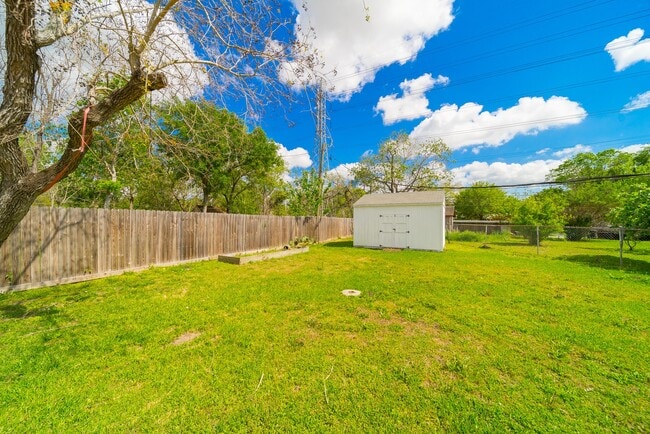 Building Photo - 7015 Kopman Dr