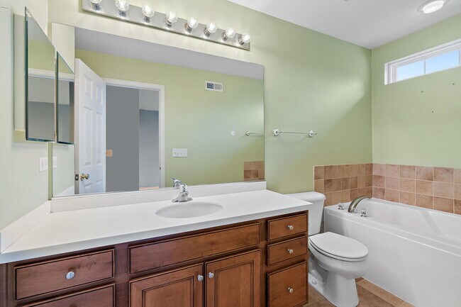 Building Photo - 156 Durango Dr