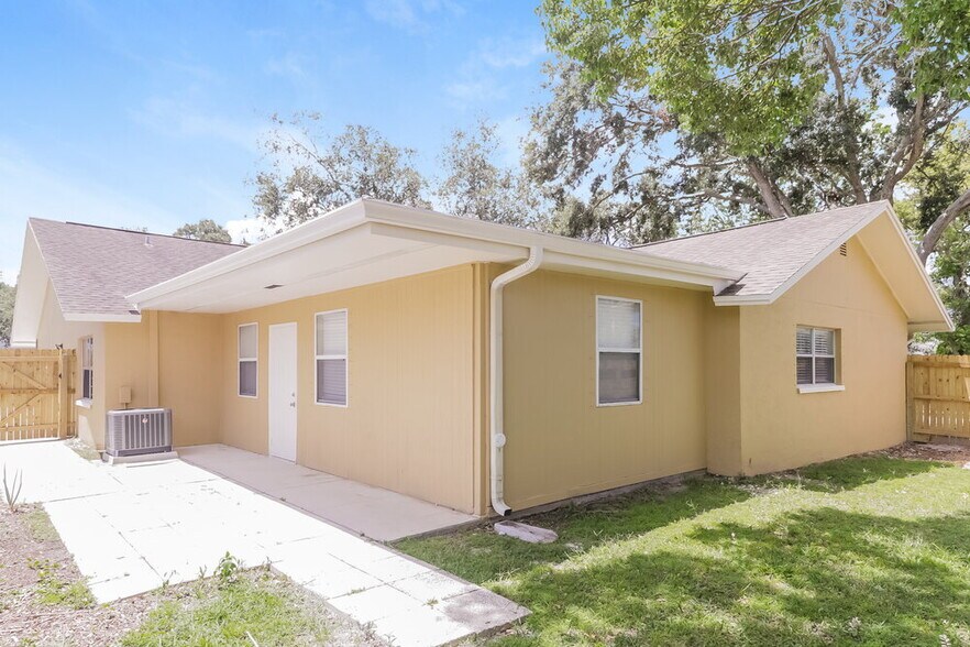 Building Photo - 7521 Como Dr