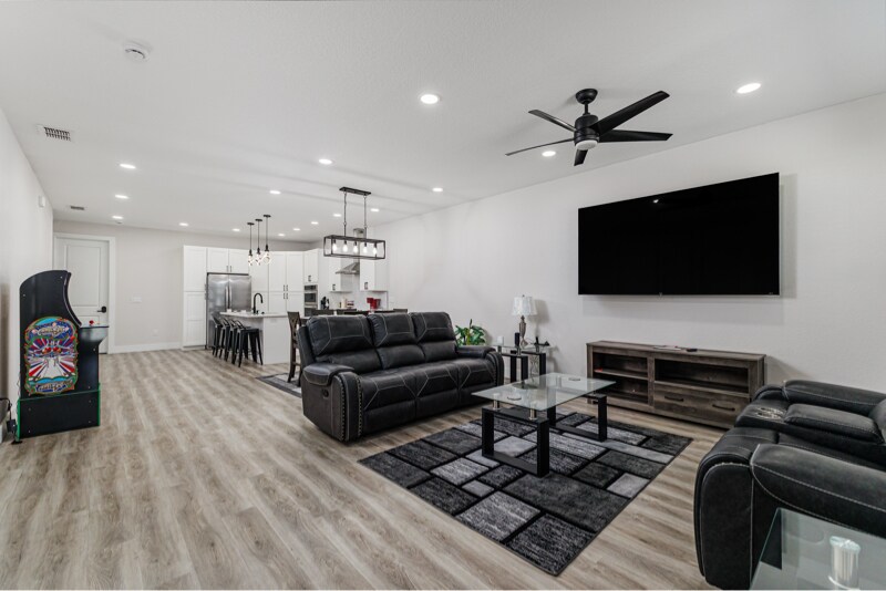 Building Photo - 550 Battle Ave