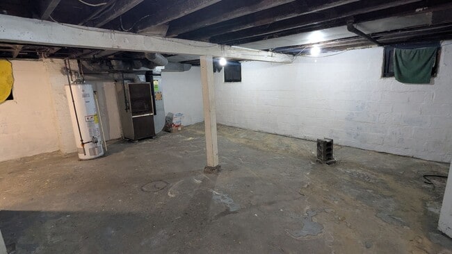 Building Photo - Charming 3-bedroom, 1.5-bathroom home located in the heart of Akron