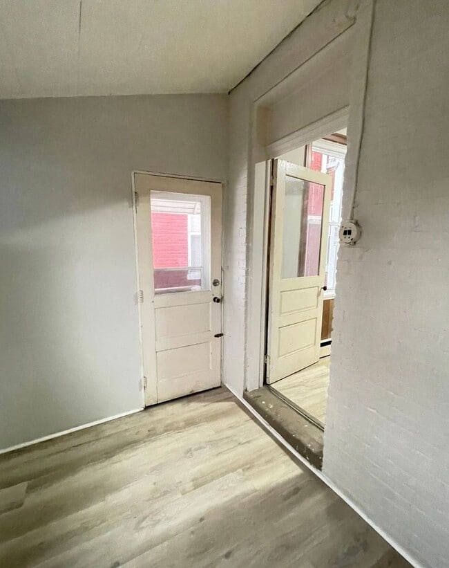 Building Photo - 3 Bed/ 1 Bath Home for Rent-237 N. Sherman St., York, PA