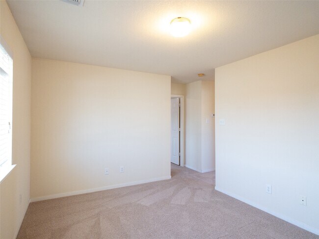 Building Photo - 21843 Grassy Hill Ln