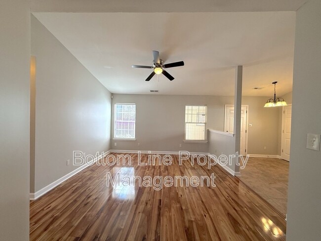 Building Photo - 511 Kingville Dr