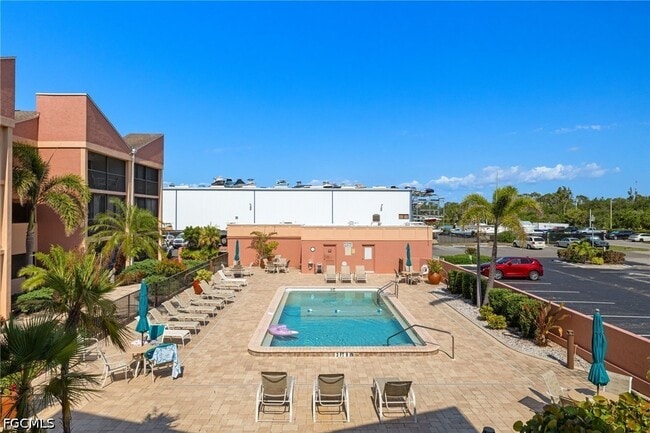 Building Photo - 3170 Matecumbe Key Rd