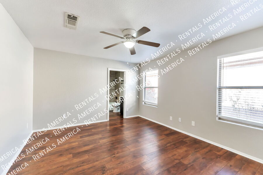 Building Photo - 6244 S Sarah Elizabeth Dr