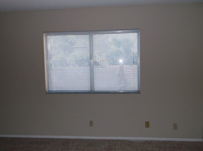 Building Photo - 7245 Great Oak Ave