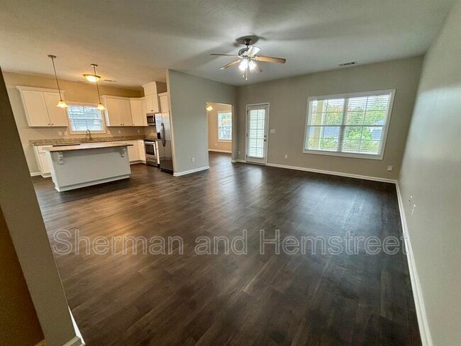 Building Photo - 4017 Pensacola Way