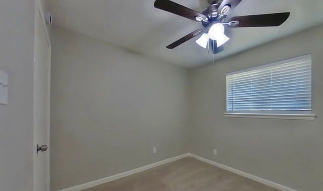 Building Photo - AVAILABLE NOW