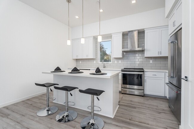 Building Photo - 508 Alisal Ln