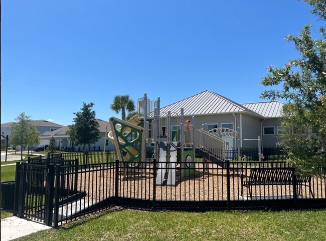 Building Photo - Isles of Lake Nona!! 3 Bedroom 2.5 Bathroom Townhome