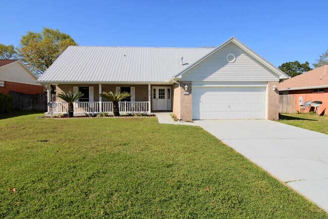 Primary Photo - 414 Whirlaway Ct
