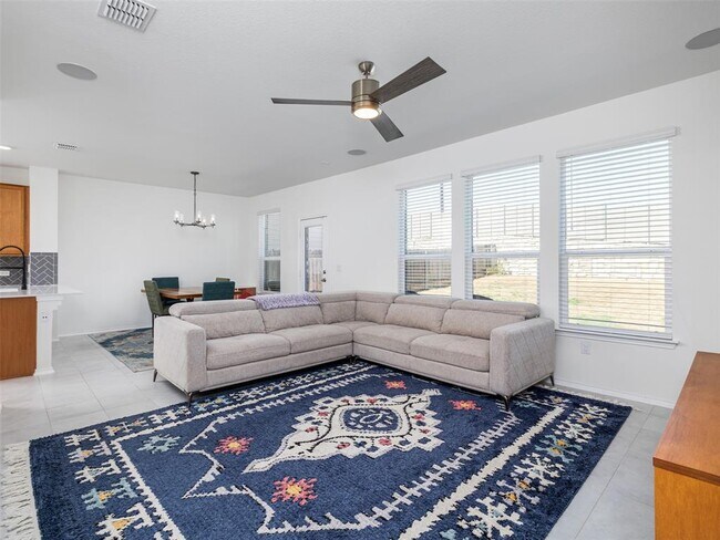 Building Photo - 7106 Summer Tanager Dr