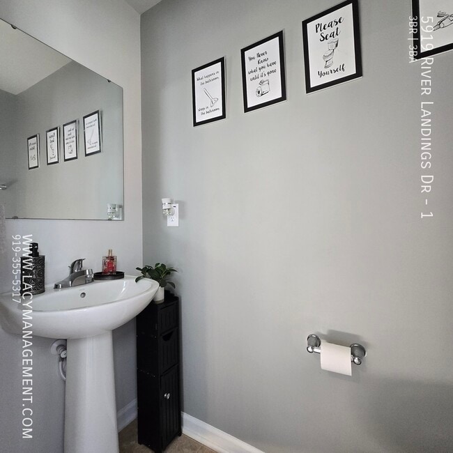 Building Photo - 5919 River Landings Dr