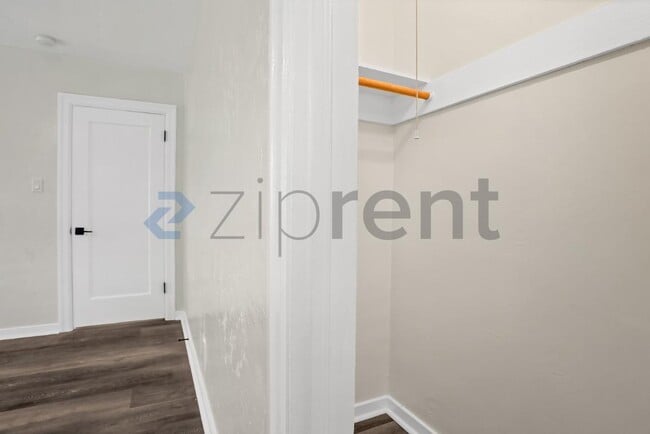 Building Photo - 265 Cherry Dr