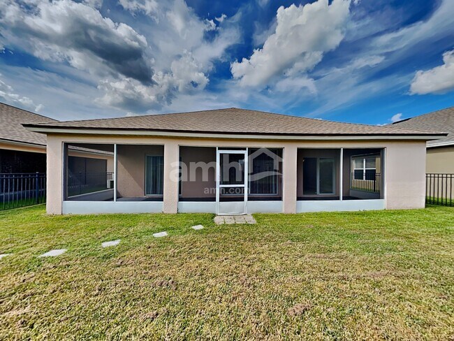 Building Photo - 6318 Bridgecrest Dr