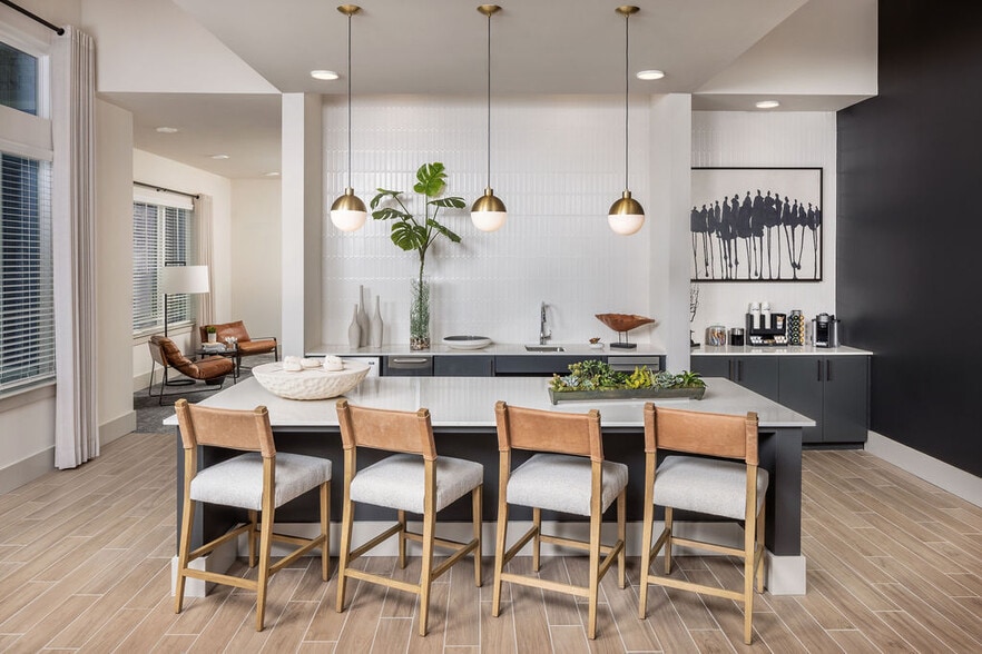 Primary Photo - Prose Lakeside