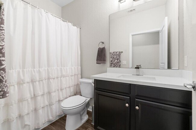 Building Photo - 24502 Royal Pike Dr