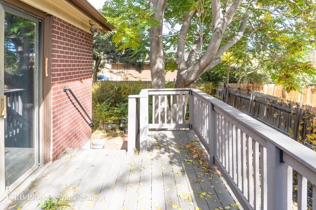 Building Photo - 1303 Lipan Dr