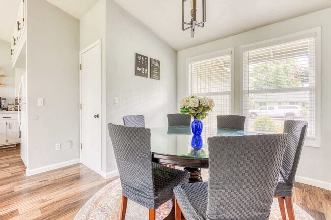 Building Photo - 353 Brightwood Ct