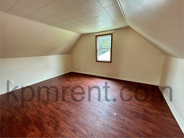 Building Photo - 1109 3rd Ave NW