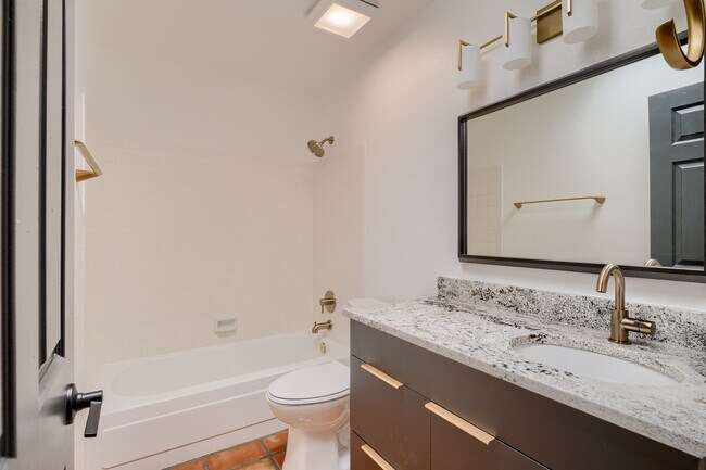 Updated Hall Bath with Granite Countertops - 5319 E Beverly Fair Dr