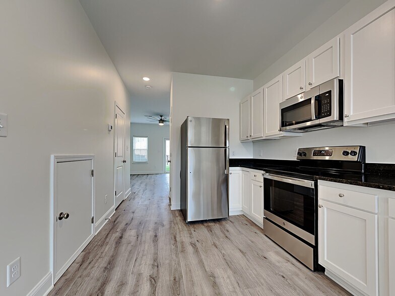 Building Photo - 2395 Eagle Creek Ct