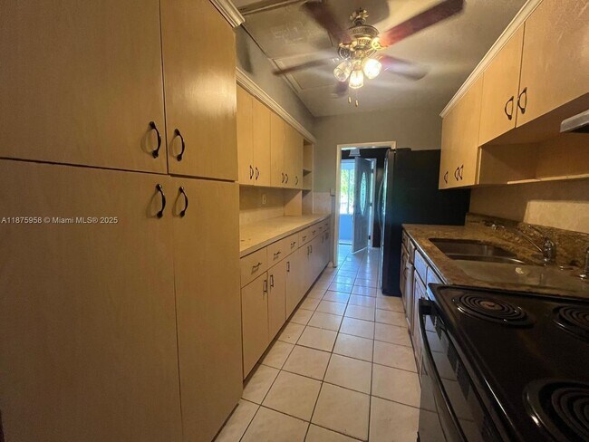 Building Photo - 1330 NE 203rd St