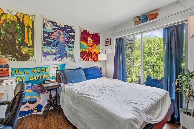 Building Photo - CENTURY 203