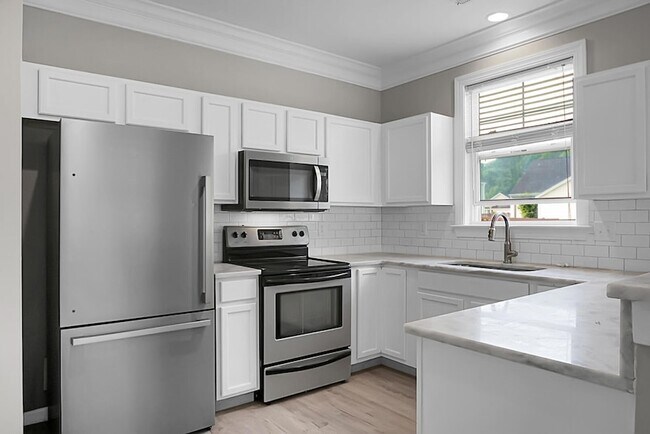 Building Photo - 209 Killarney Trail