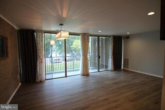 Building Photo - 4415 Briarwood Ct N