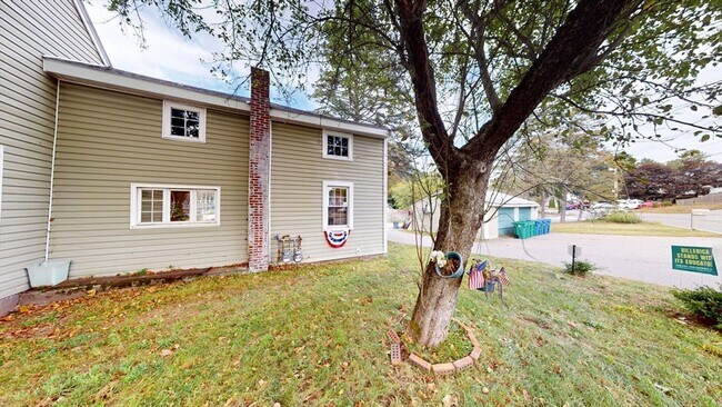 Building Photo - 286 Andover Rd