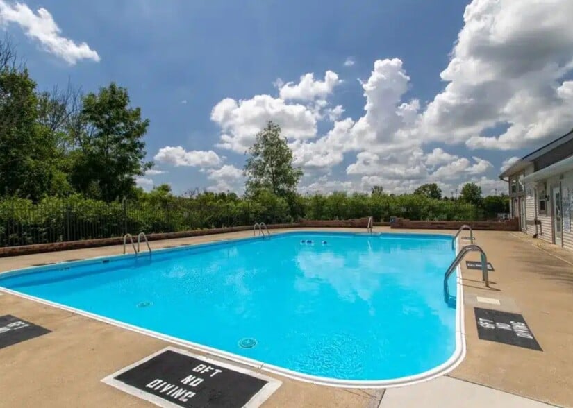 Pool - Lindberg Lofts