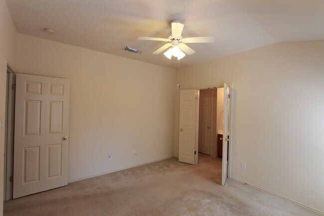 Building Photo - 3 Bedroom, 2 Bath Home in Cedar Park