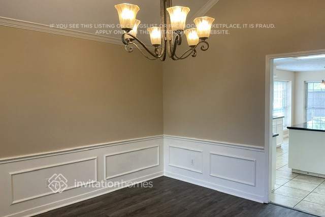 Building Photo - 2113 Pleasant Valley Dr