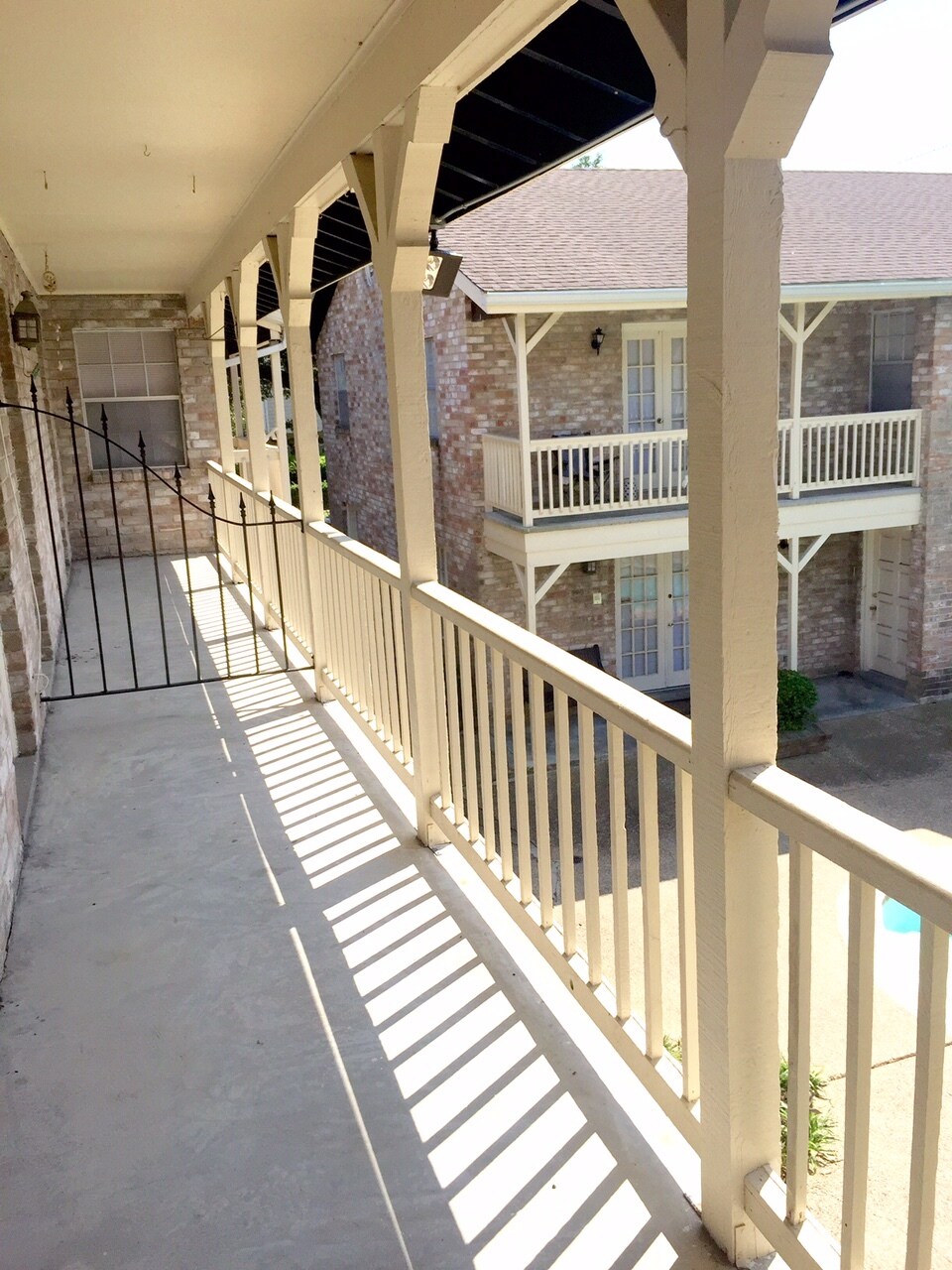 Building Photo - 209 Pine St