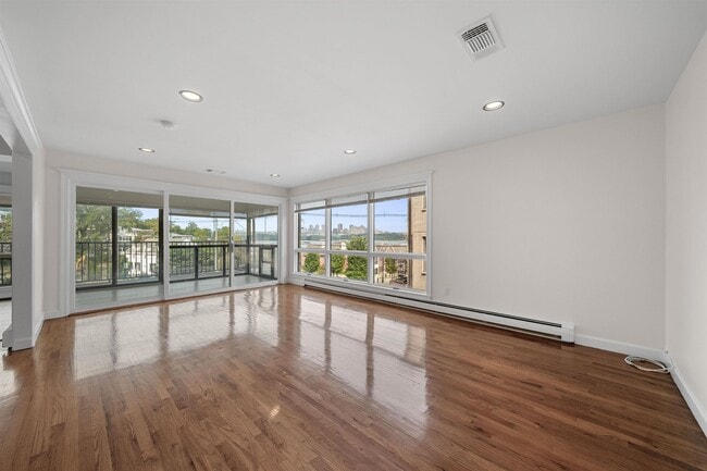 Building Photo - 9 Sterling Pl