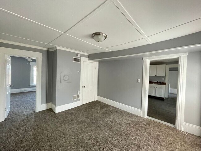 Building Photo - 421 Spruce St