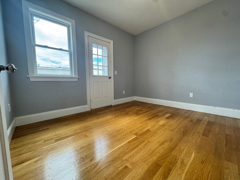 2nd Bedroom - 29 East St