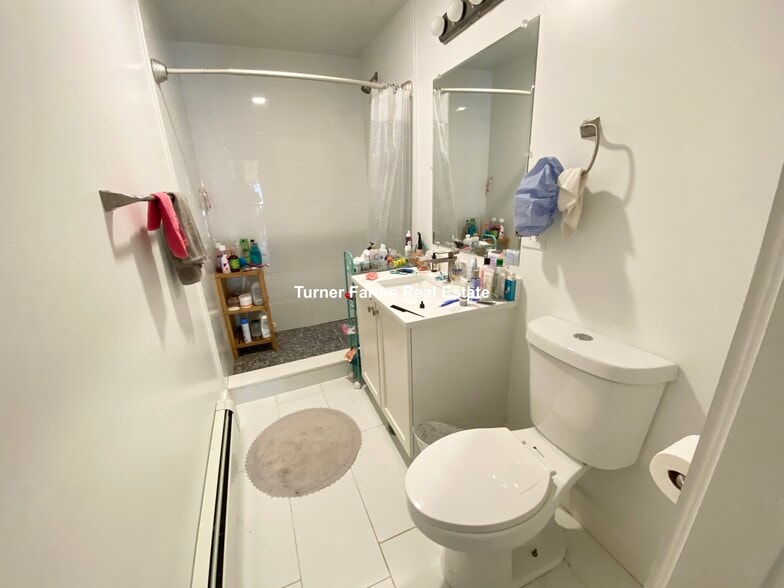 Building Photo - 21 Moraine St