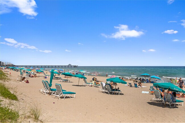 Building Photo - 330 Ave