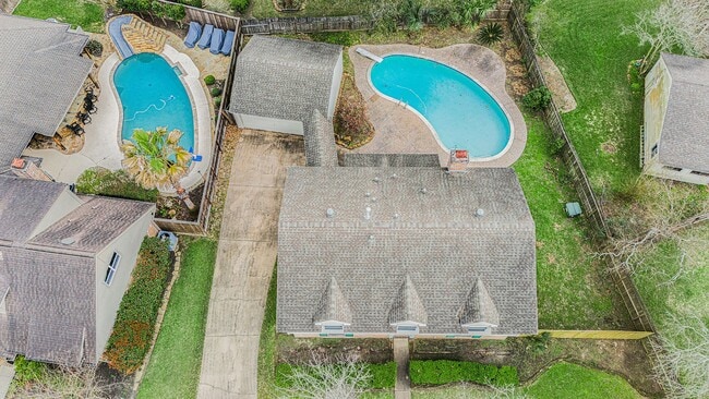 Building Photo - 606 Woodpark Dr