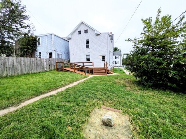 Building Photo - 400 Ridge Ave