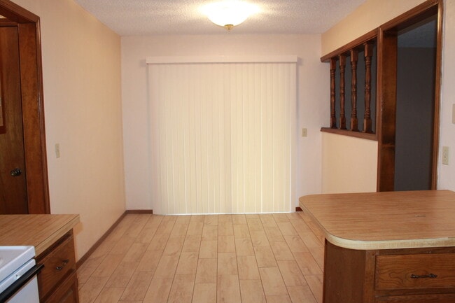 Building Photo - 2 Bedrooms - 2 Full Baths!
