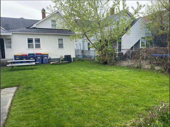 Building Photo - 717 5th Street