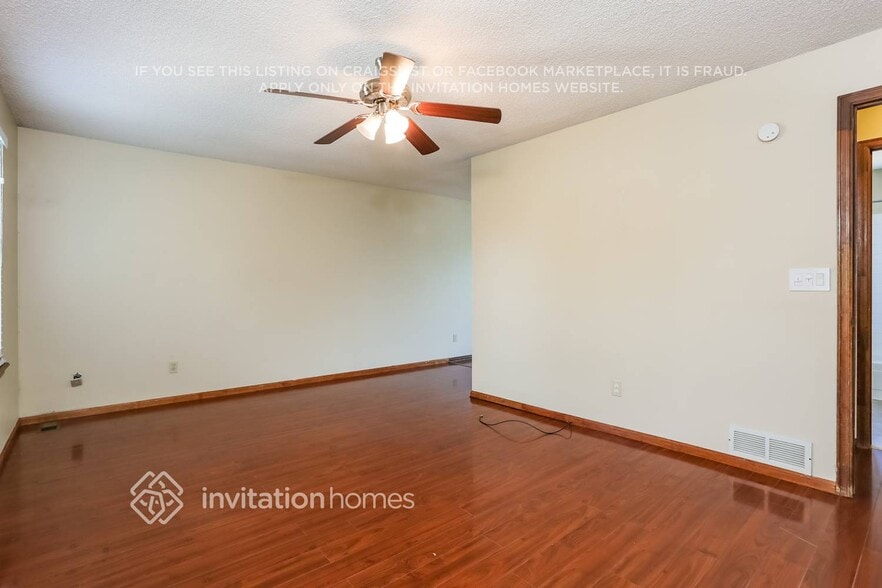 Building Photo - 4490 S Ceylon Way