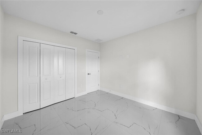 Building Photo - 636 Ladd St