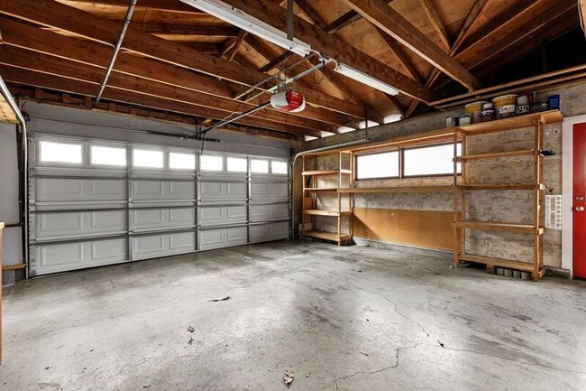 Building Photo - 8580 SE 34th Ave