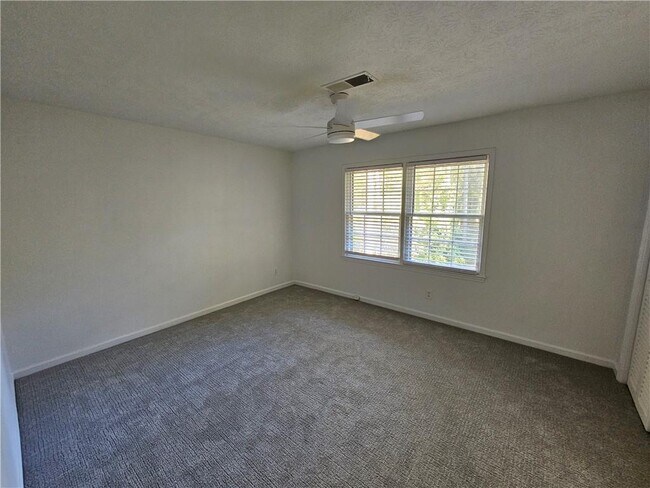 Building Photo - 4536 Mountain Creek Dr